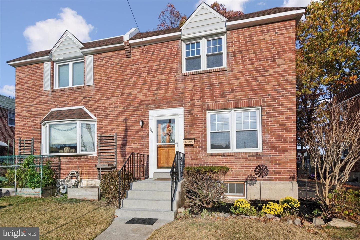 709 Tasker Street photo 3