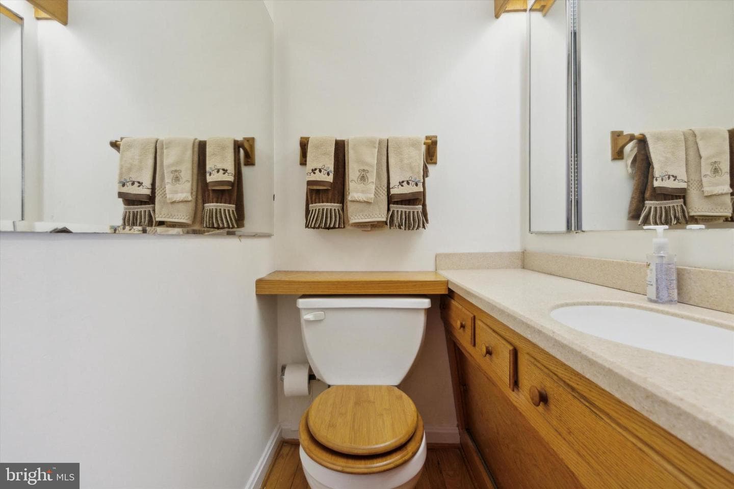 709 Tasker Street photo 30