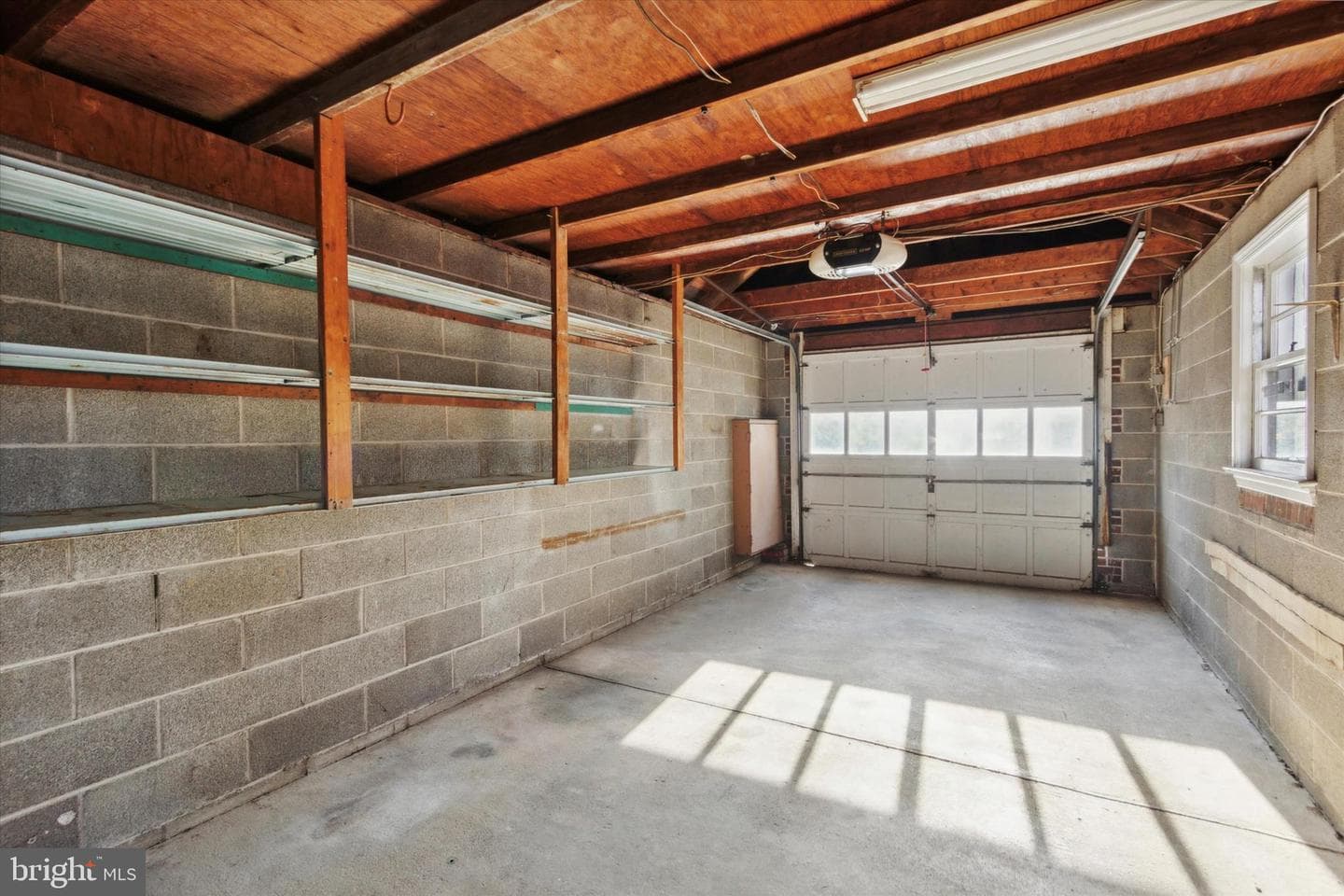 709 Tasker Street photo 31