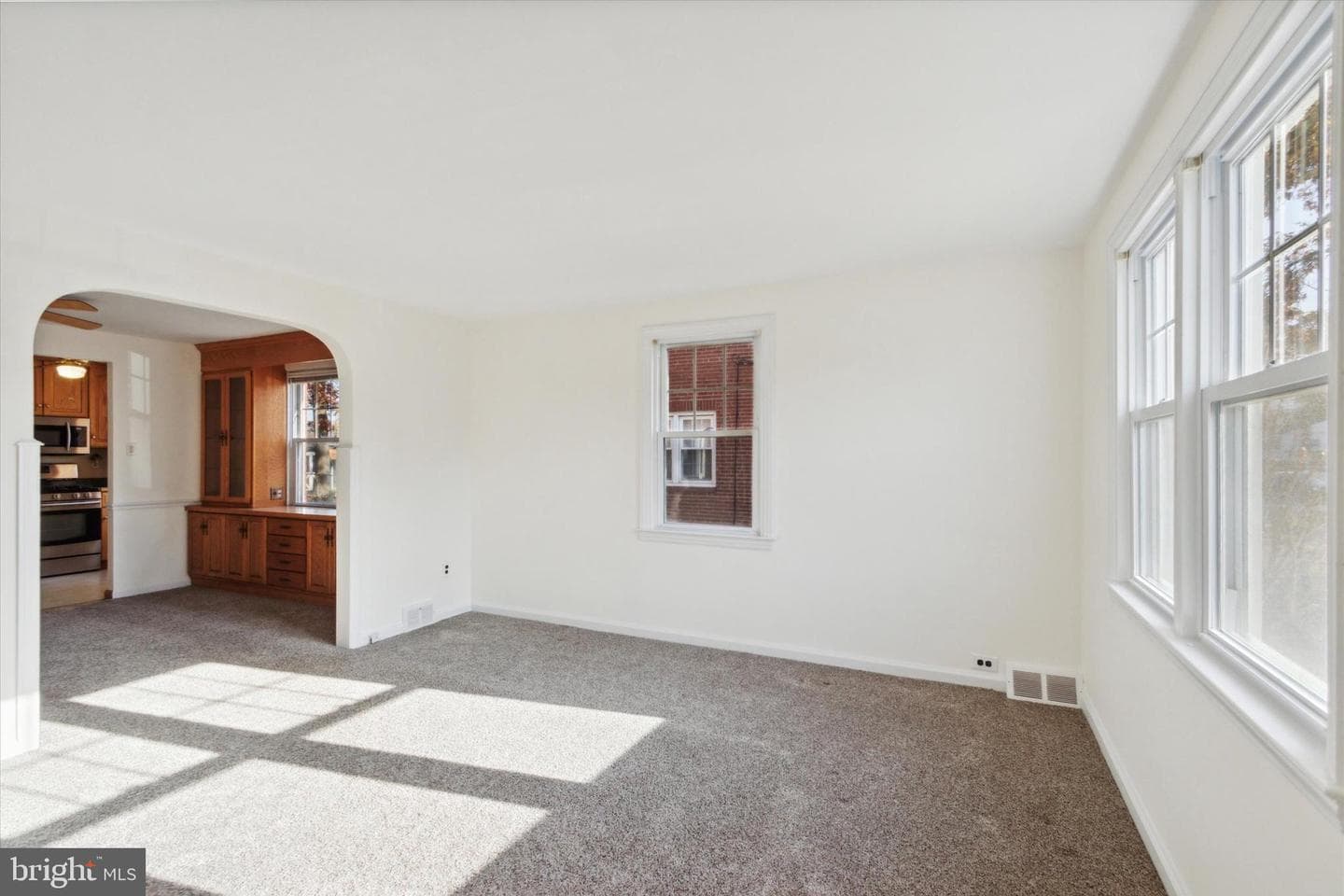 709 Tasker Street photo 6