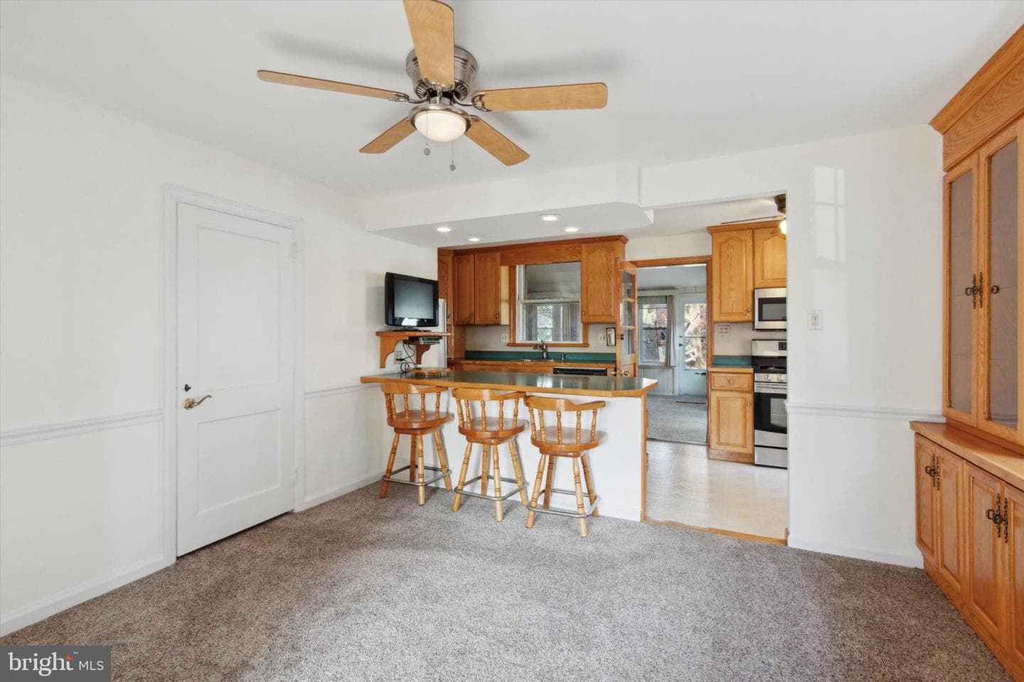 709 Tasker Street photo 8