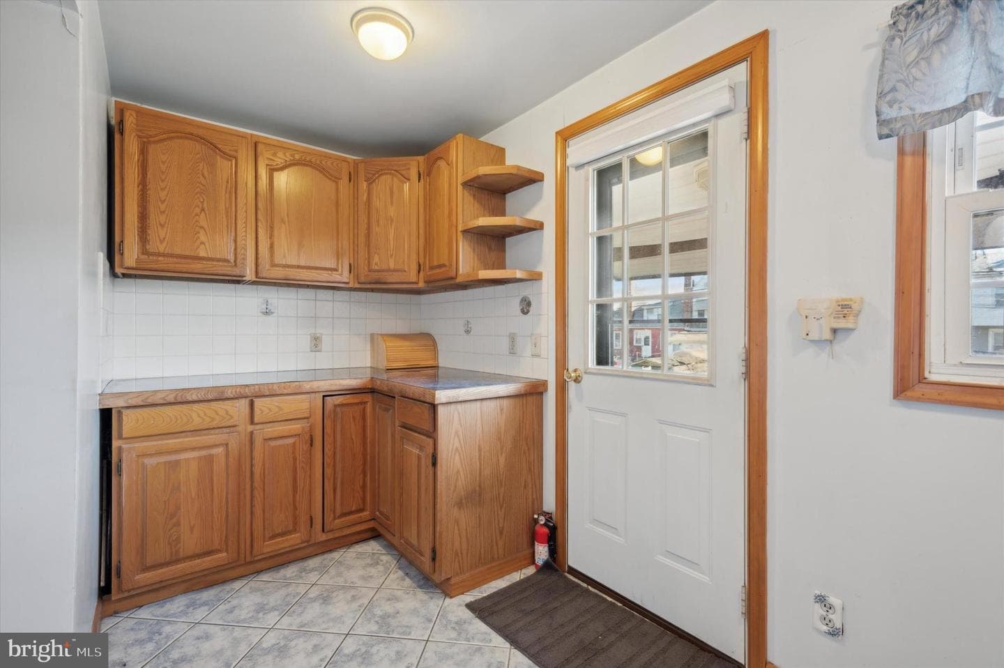 1029 Yates Avenue photo 12