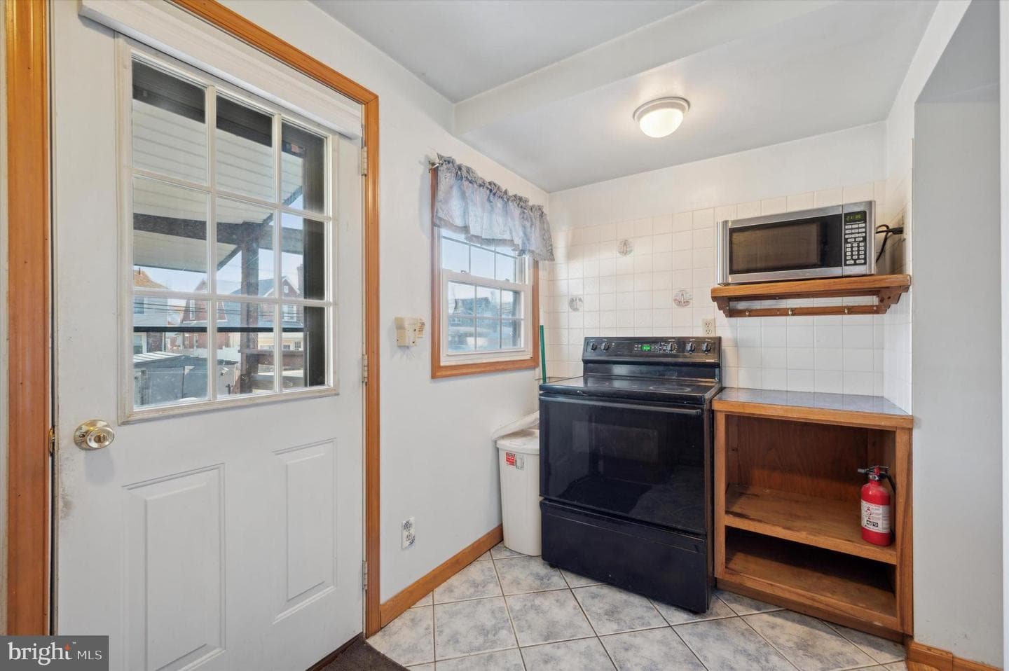 1029 Yates Avenue photo 13