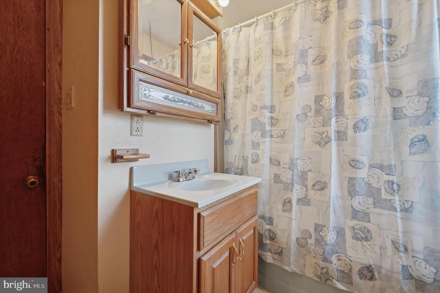 1029 Yates Avenue photo 15