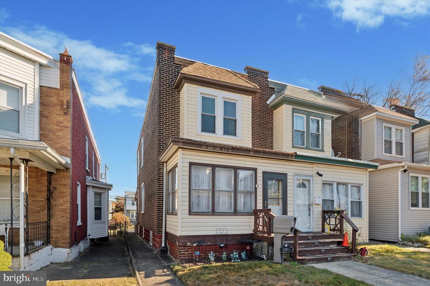 1029 Yates Avenue photo 2