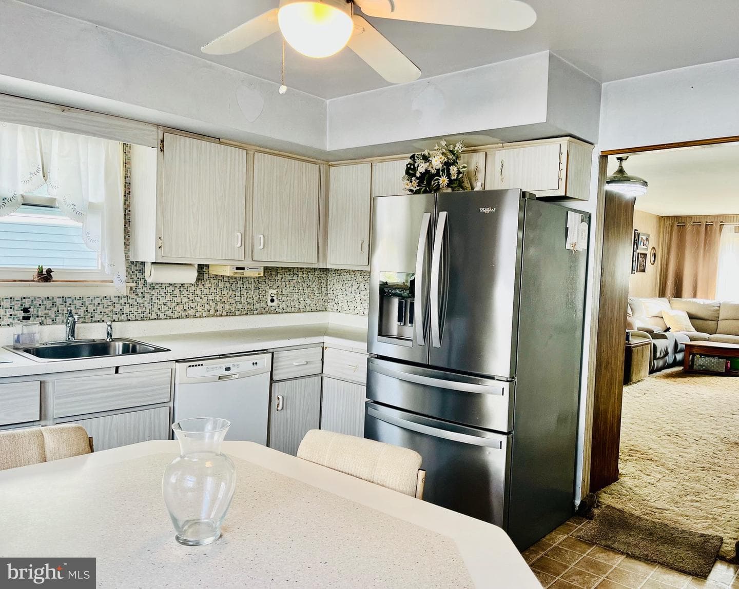 727 Mount Vernon Avenue photo 16