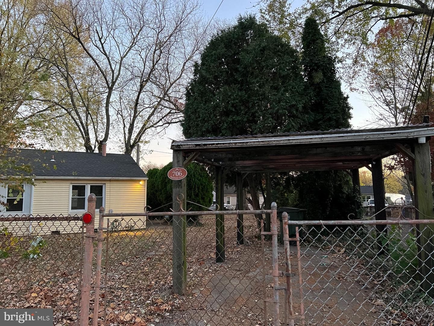 706 Madison Court photo 2