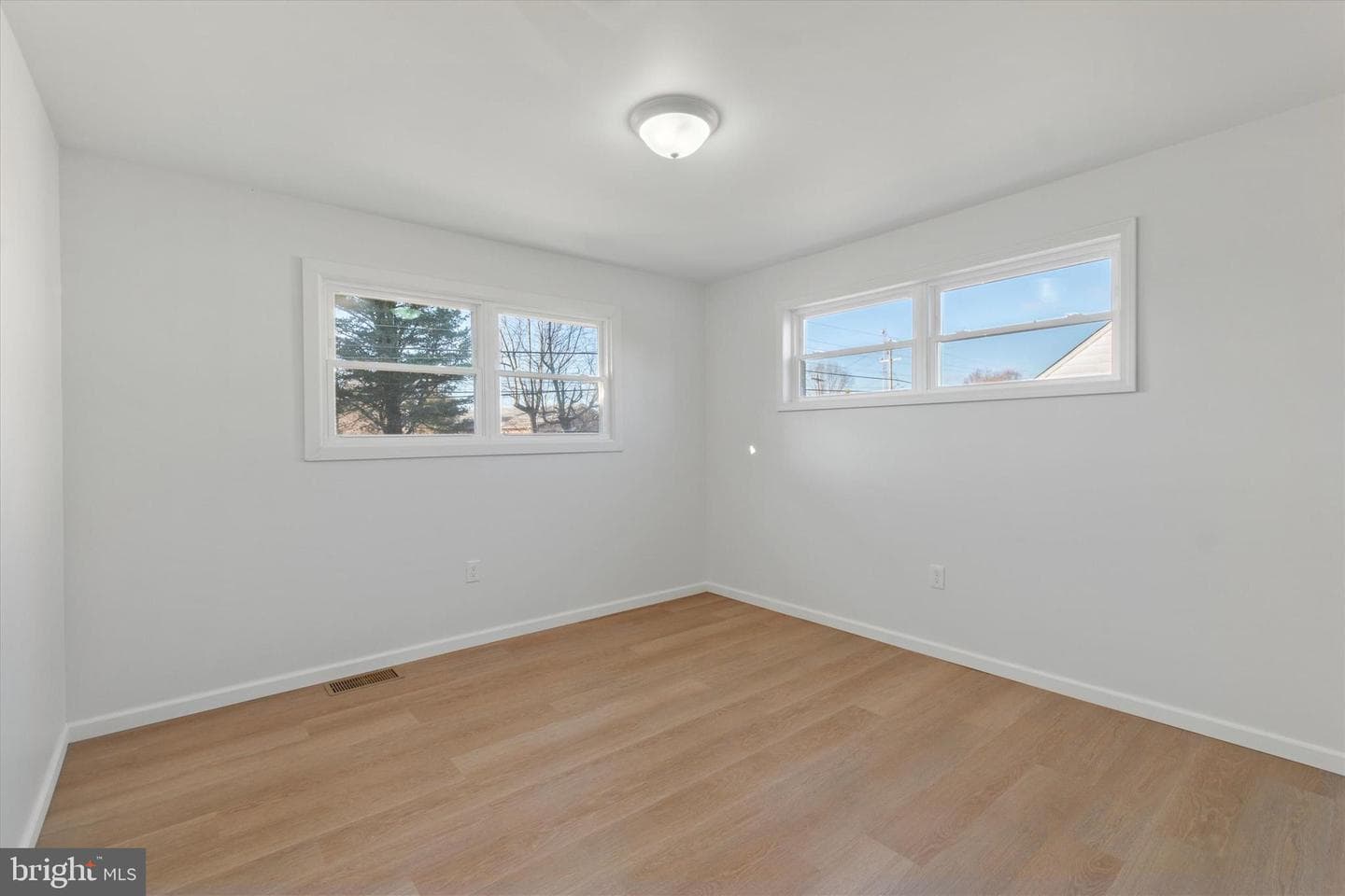 3757 6th Street photo 11