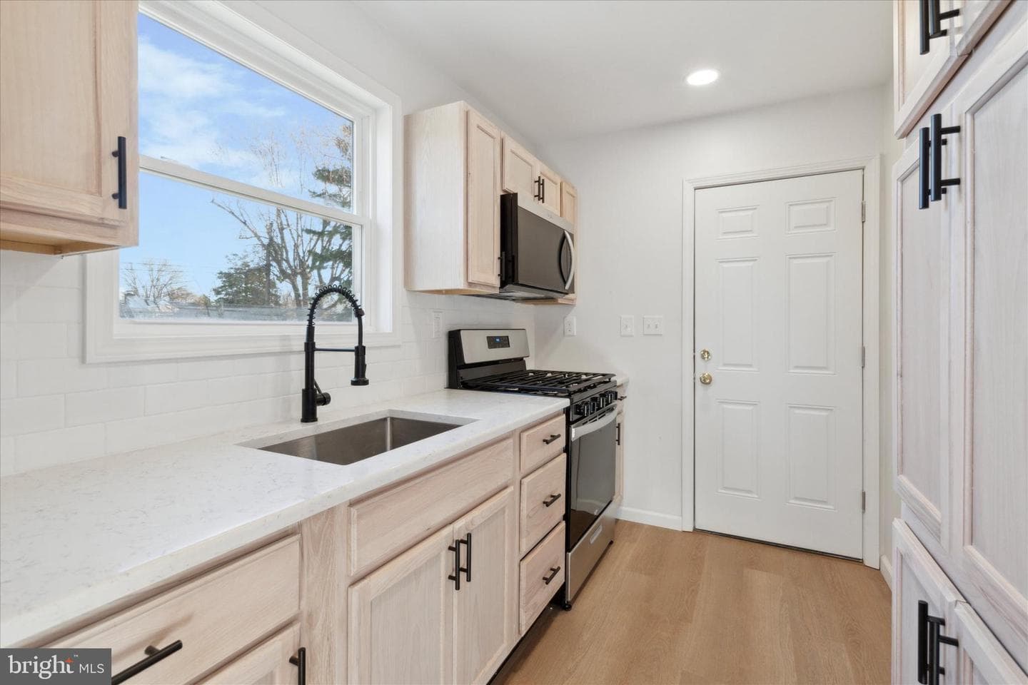 3757 6th Street photo 8