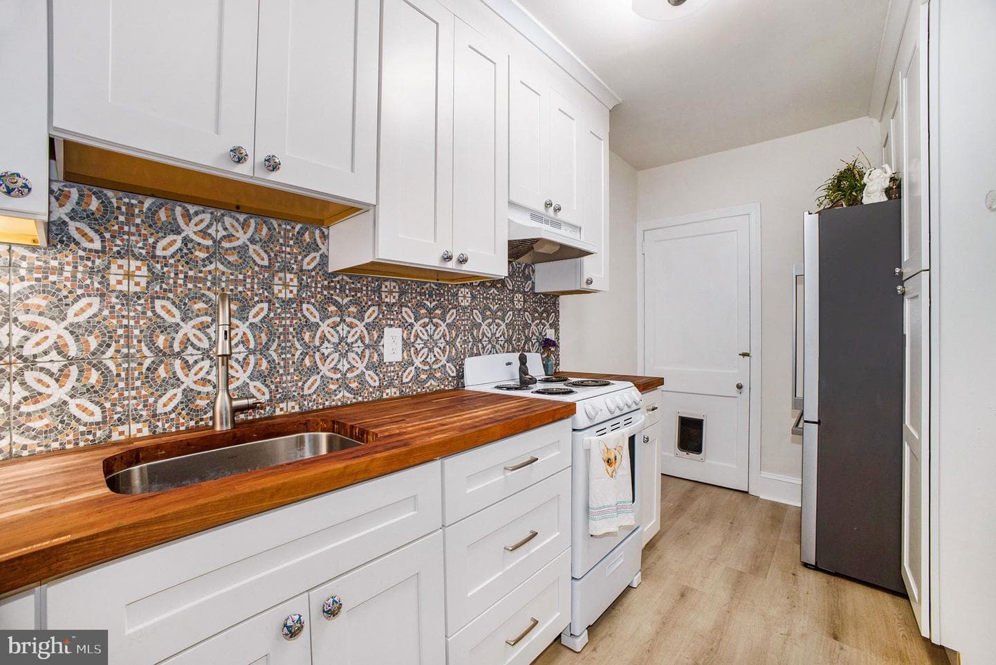 422 Vernon Street photo 14