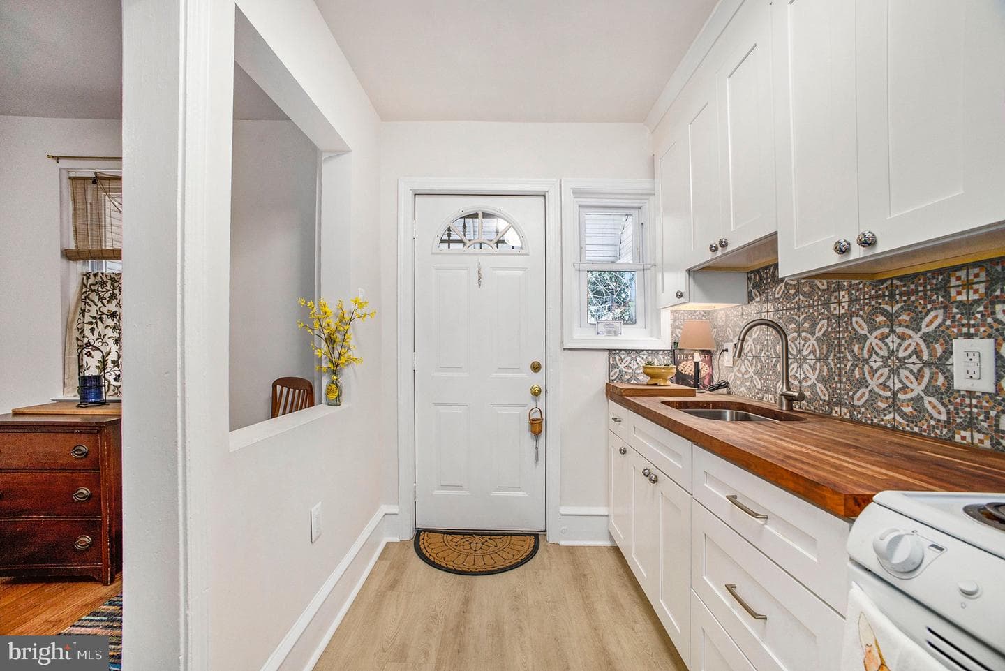 422 Vernon Street photo 15