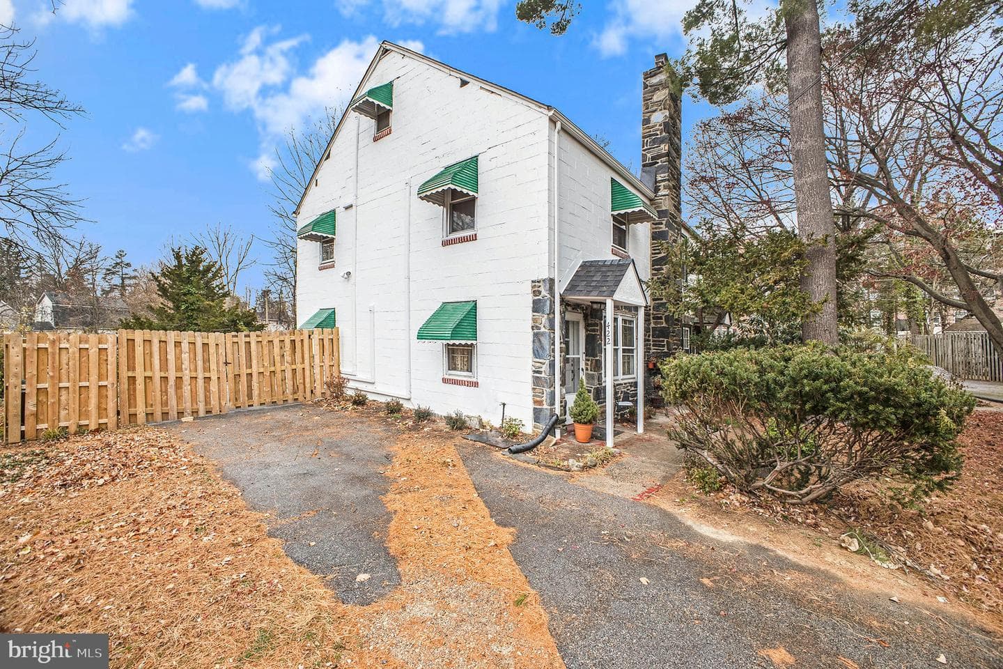 422 Vernon Street photo 6