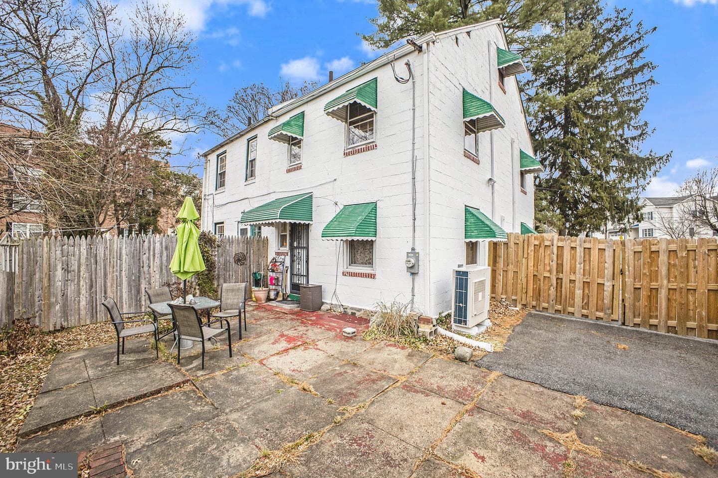 422 Vernon Street photo 7