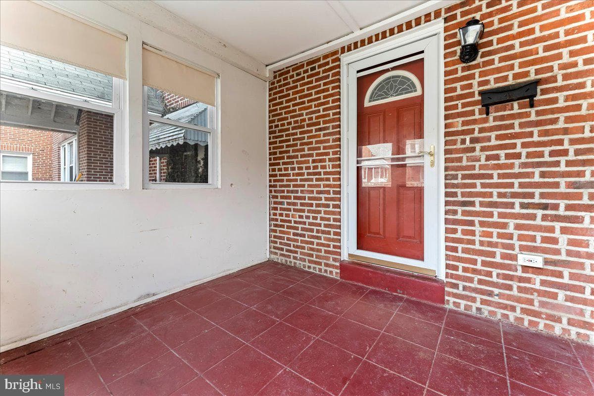 1119 Sterling Avenue photo 2