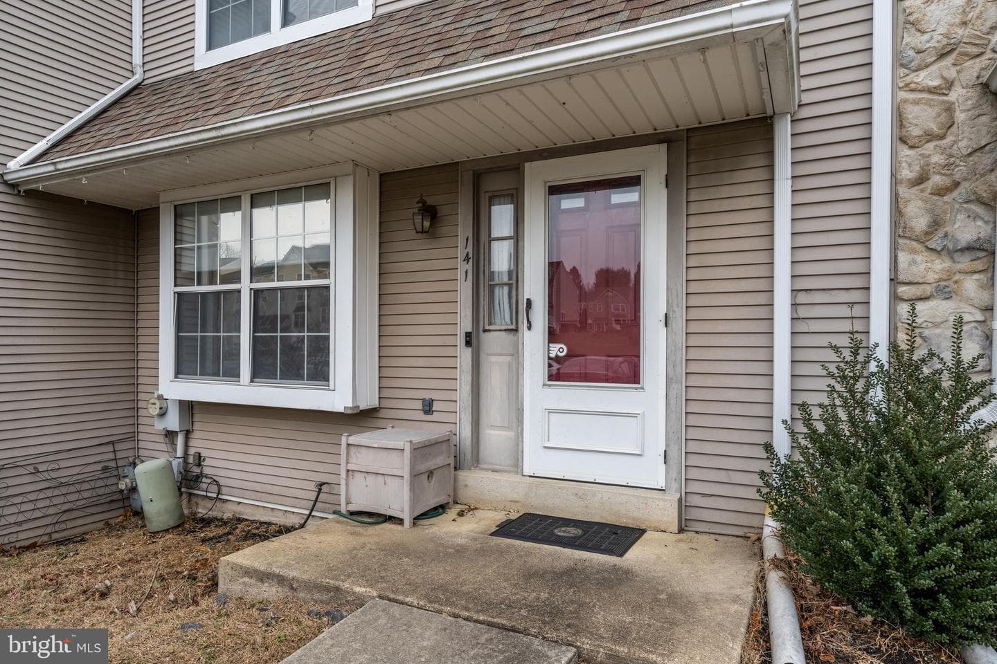 141 Marie Circle photo 3