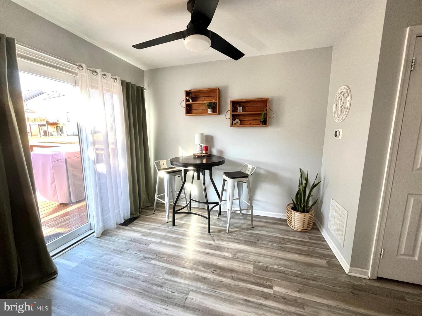 209 Aucott Road photo 11