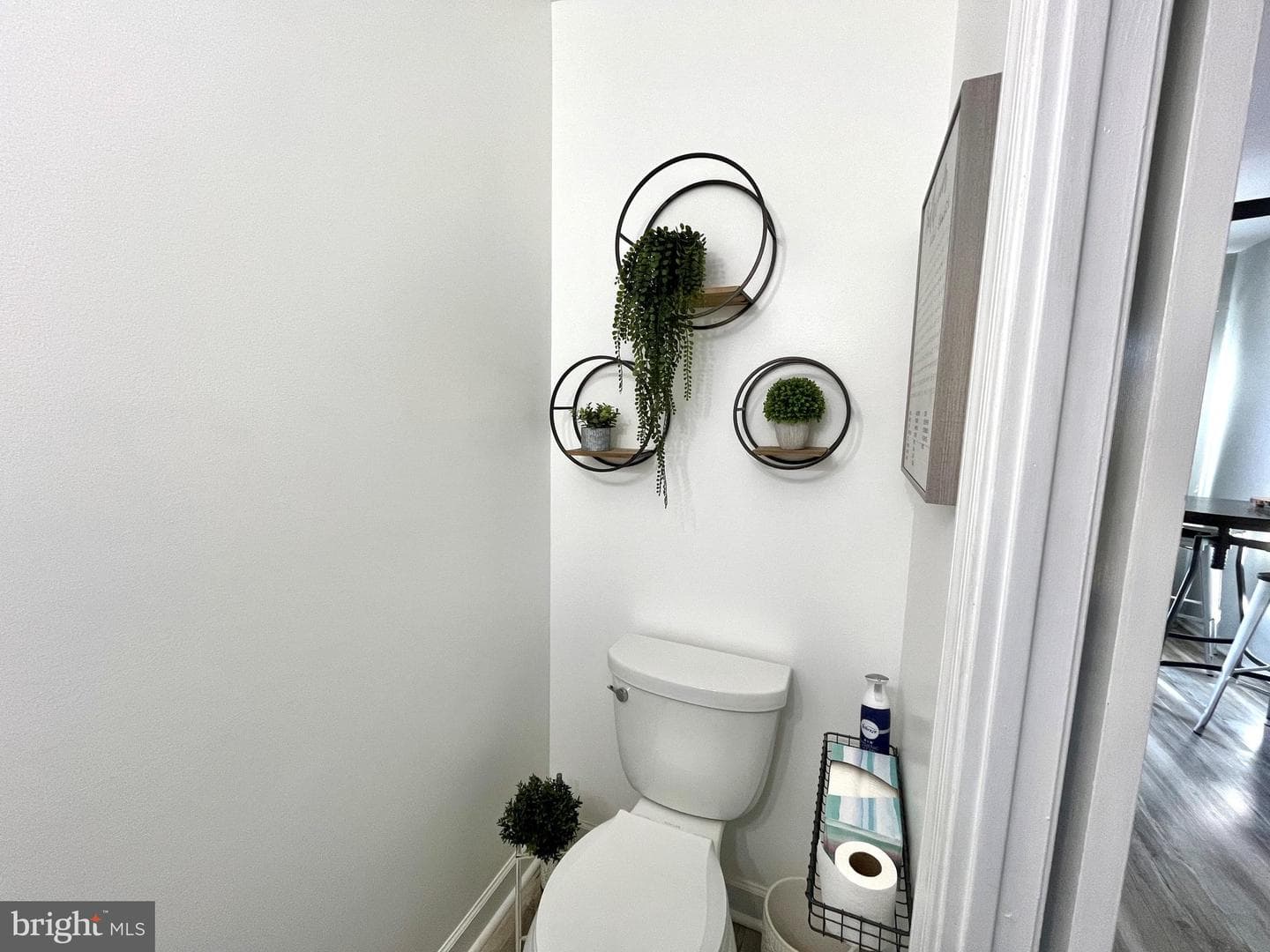 209 Aucott Road photo 13