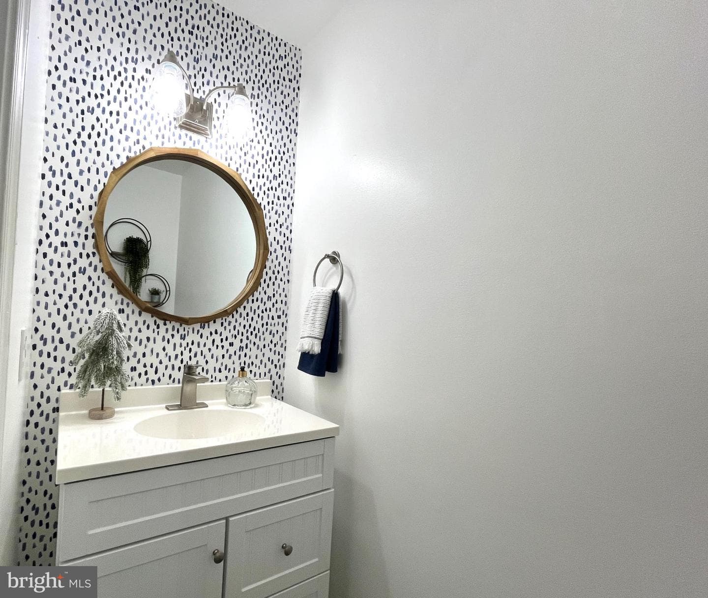 209 Aucott Road photo 14