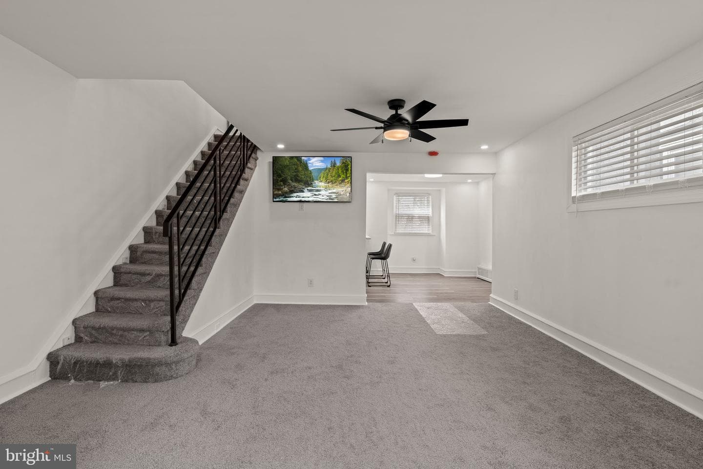 826 Rundale photo 3