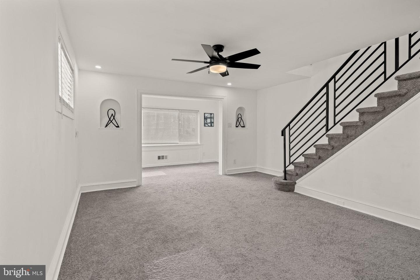 826 Rundale photo 5