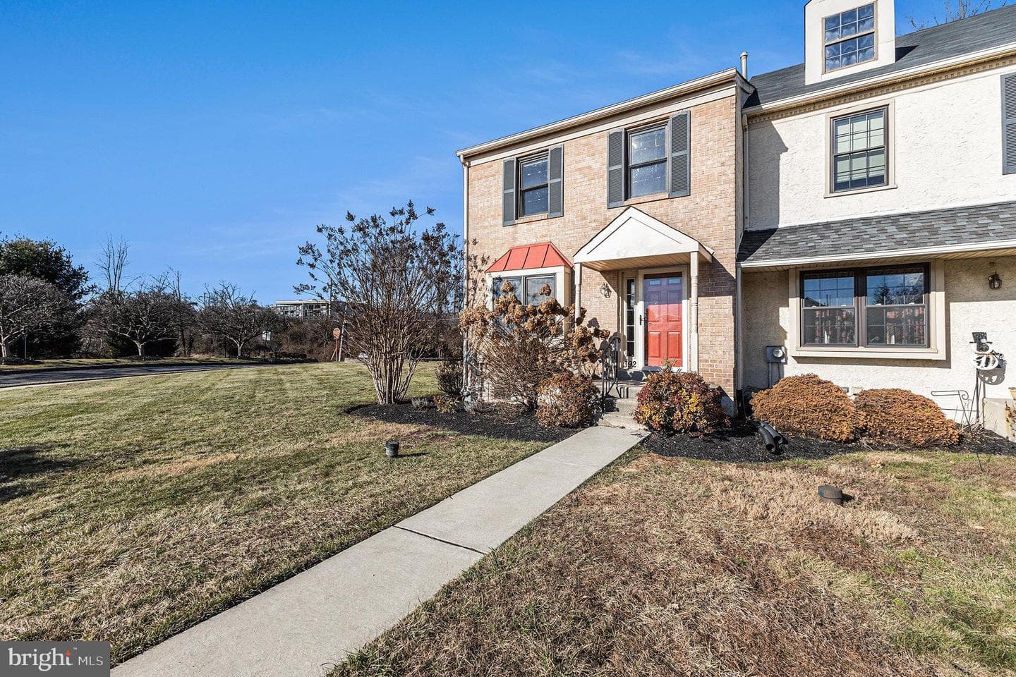 392 Scola Road photo 2
