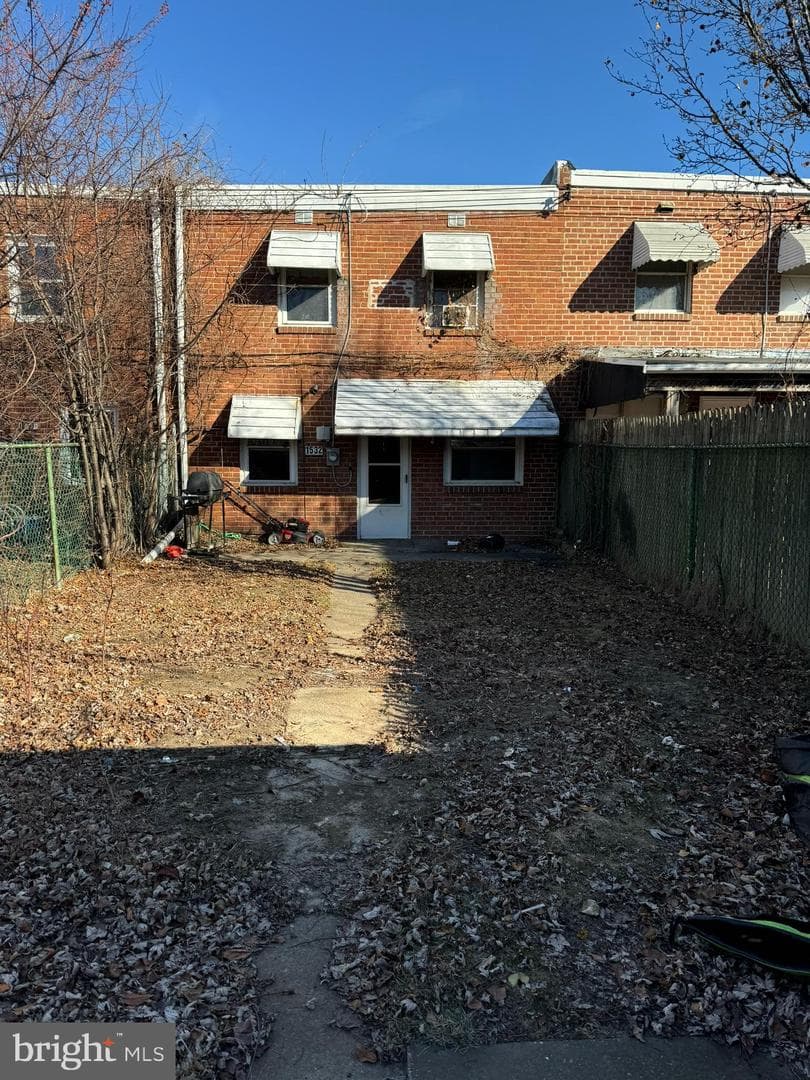 1532 Summit Street photo 27