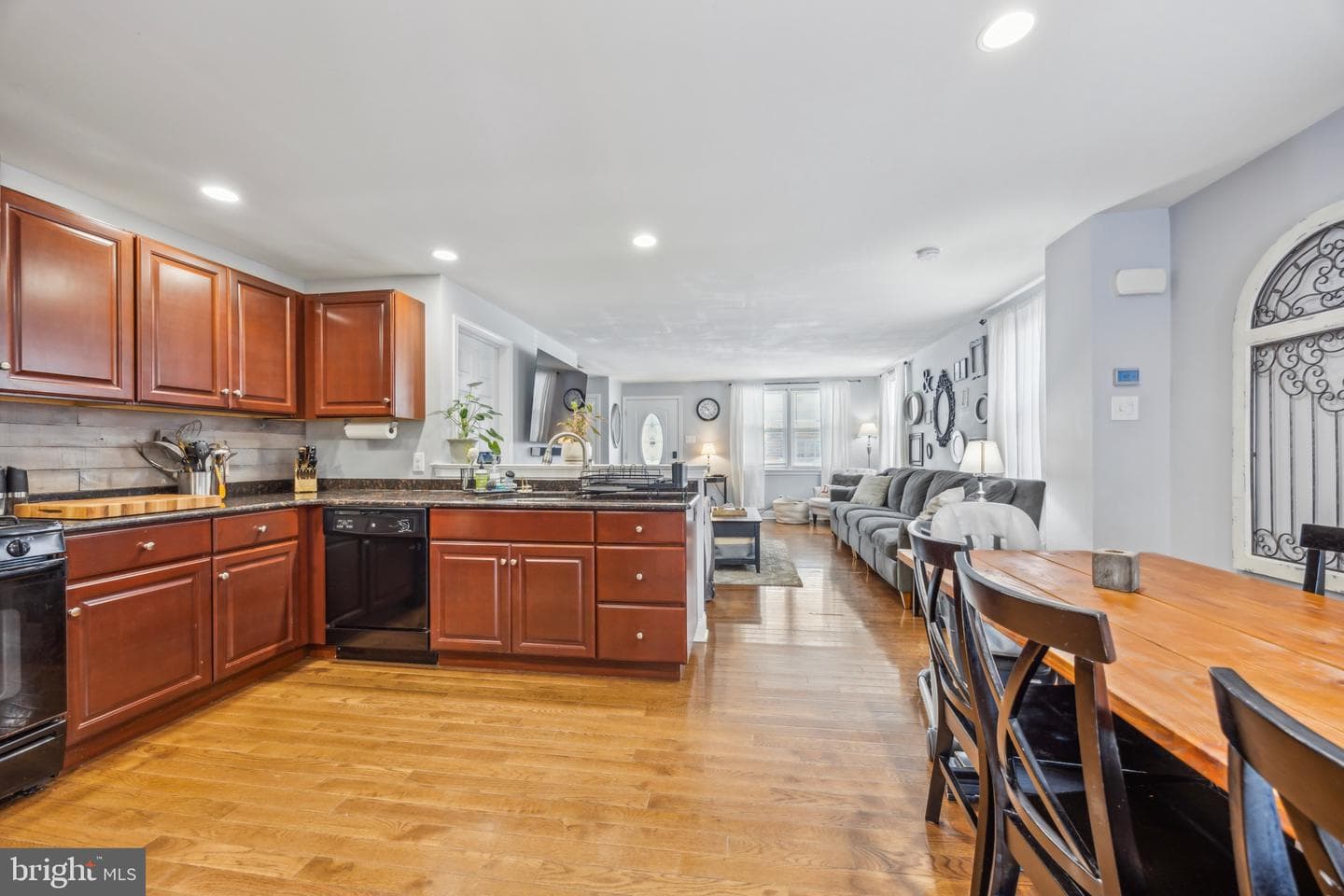 720 Creghan Avenue photo 6