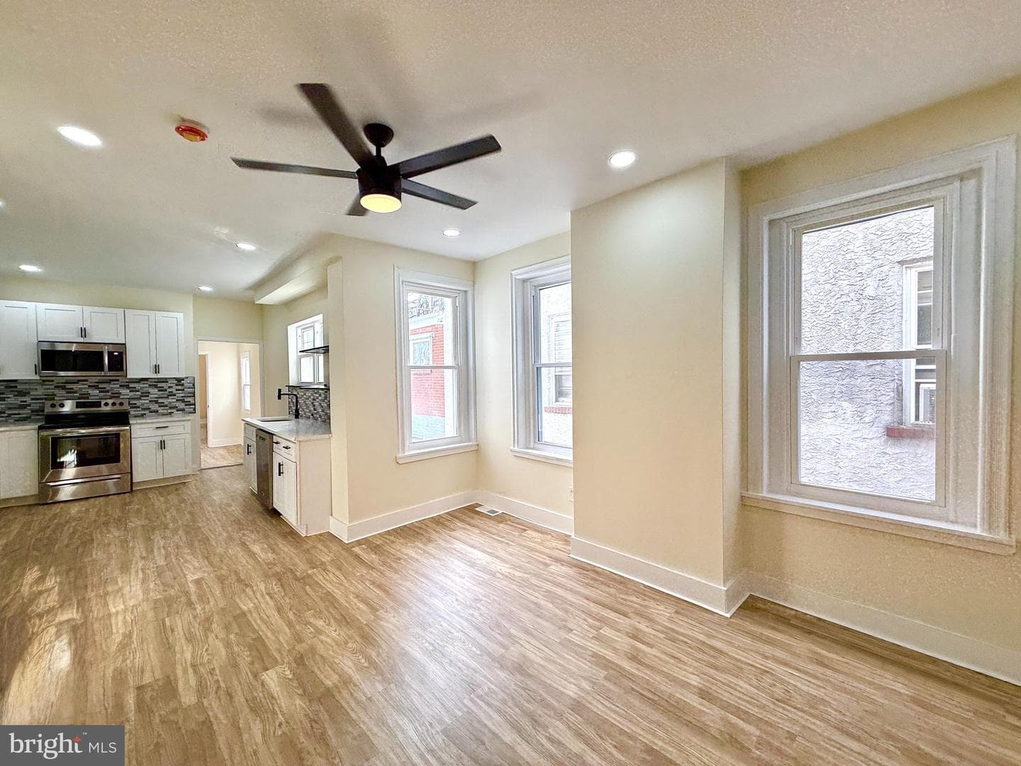 2913 W 6th Street photo 4