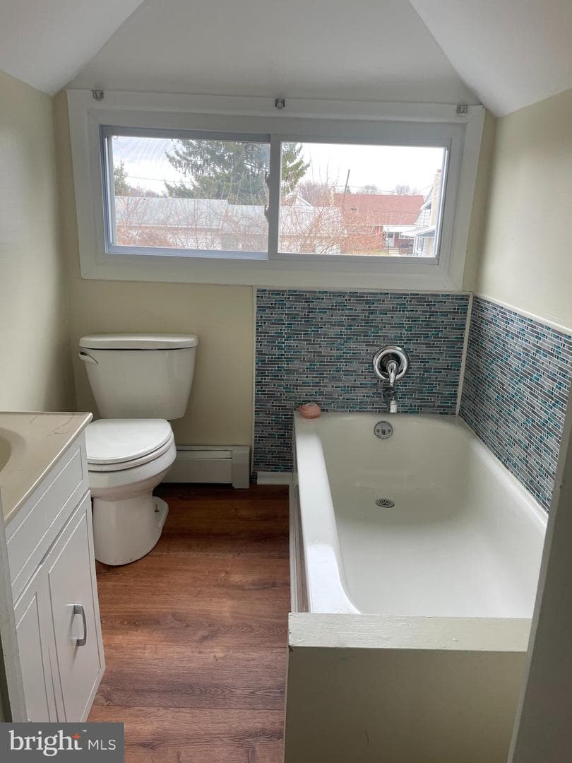 1017 Langley Street photo 11