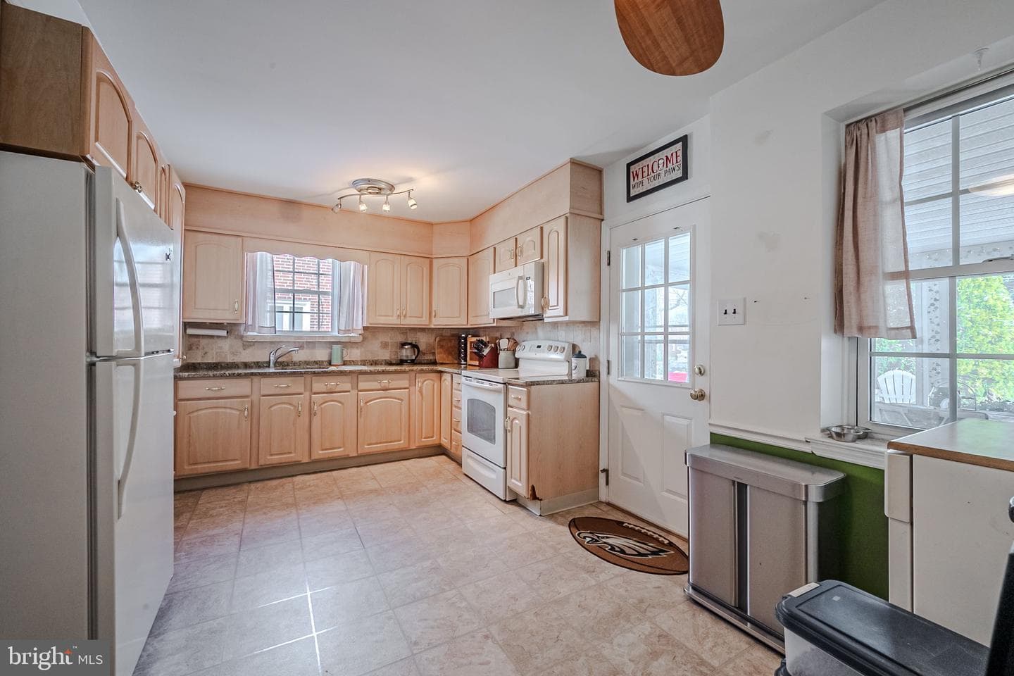 411 Perry Street photo 12