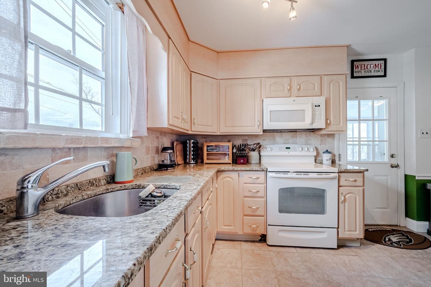 411 Perry Street photo 14