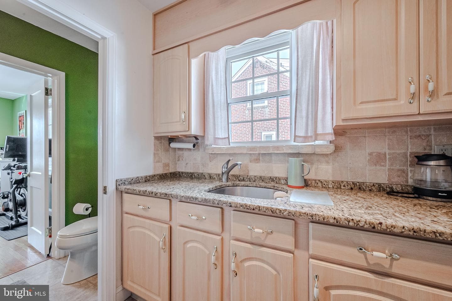 411 Perry Street photo 16