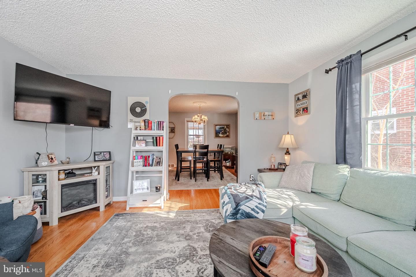 411 Perry Street photo 8
