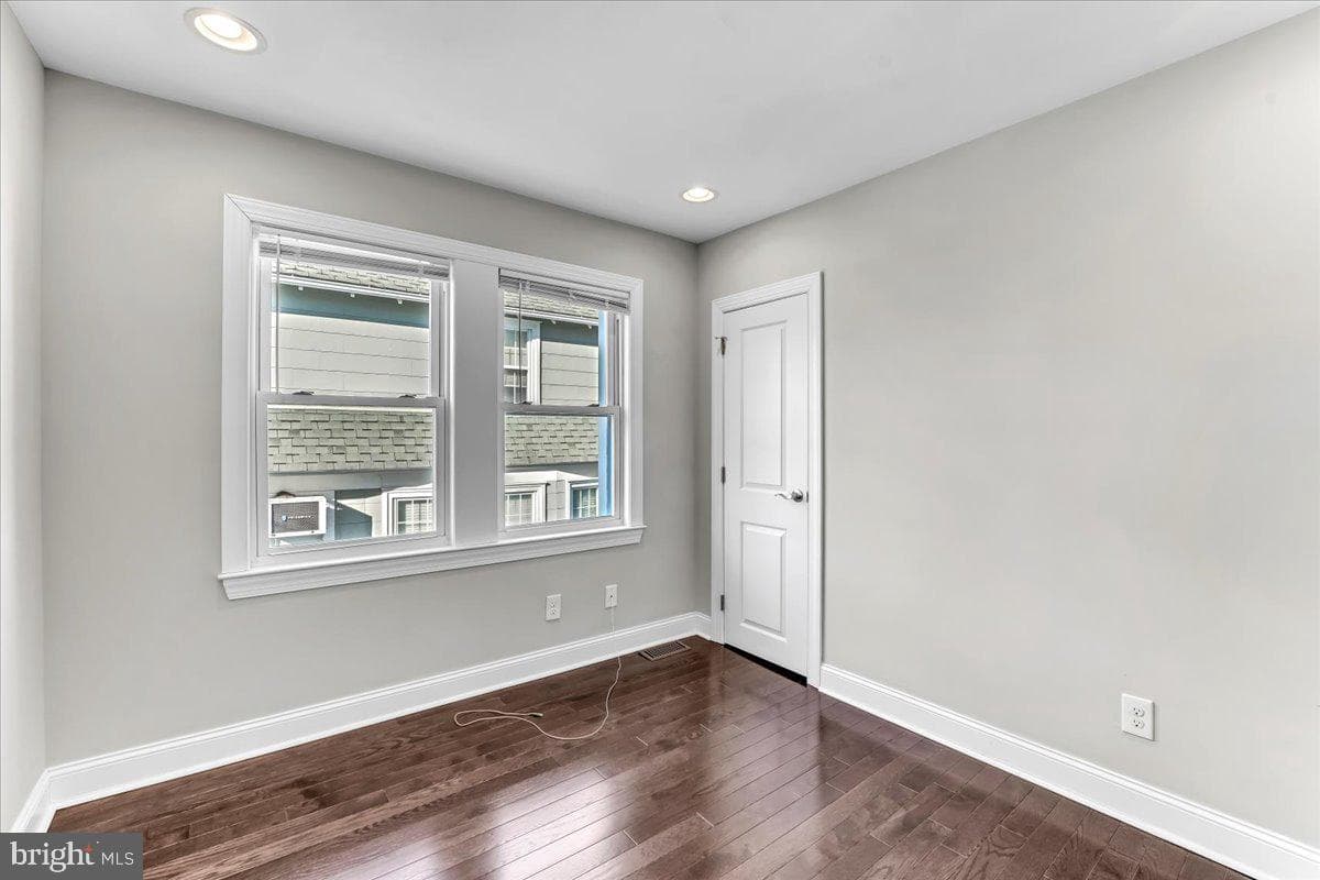 135 Sycamore Road photo 17