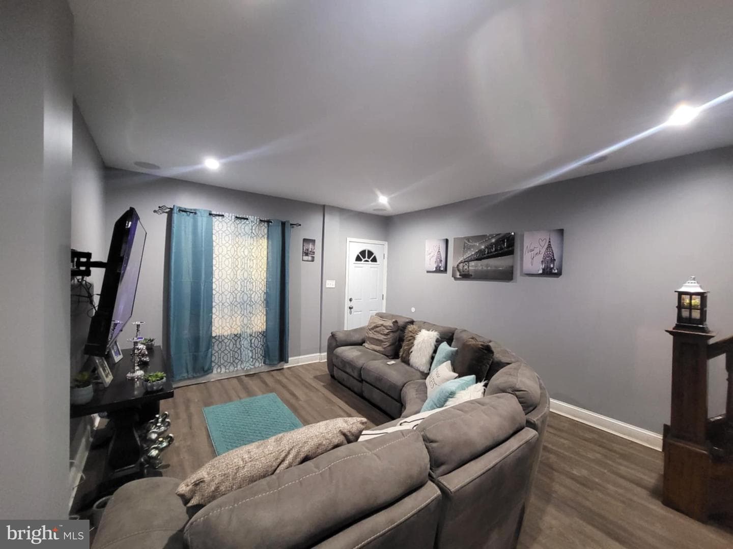 2015 W 9th Street photo 7