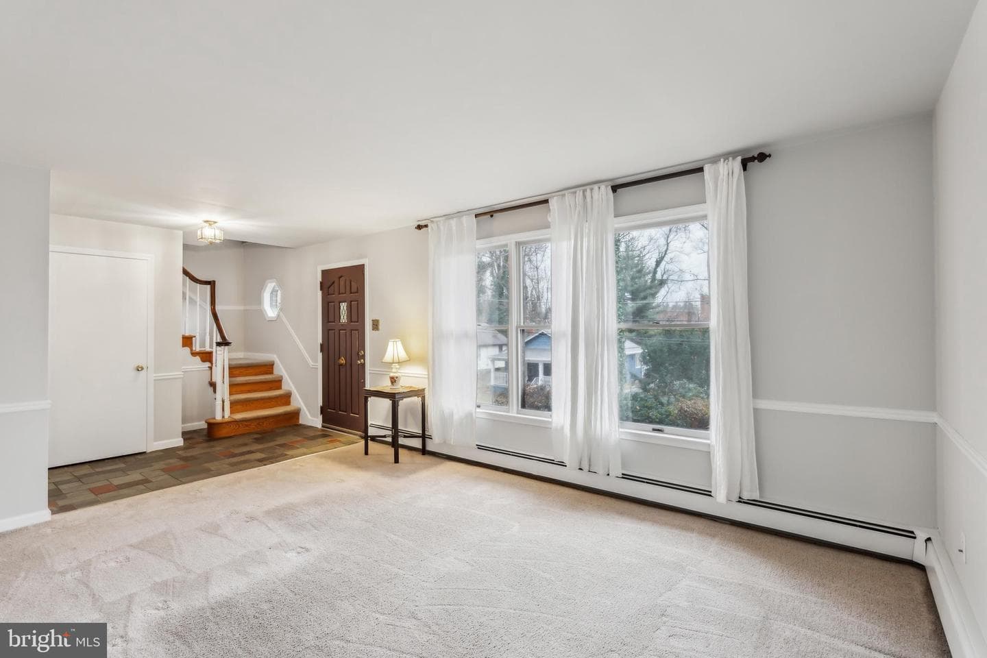 212 Ashurst Avenue photo 3