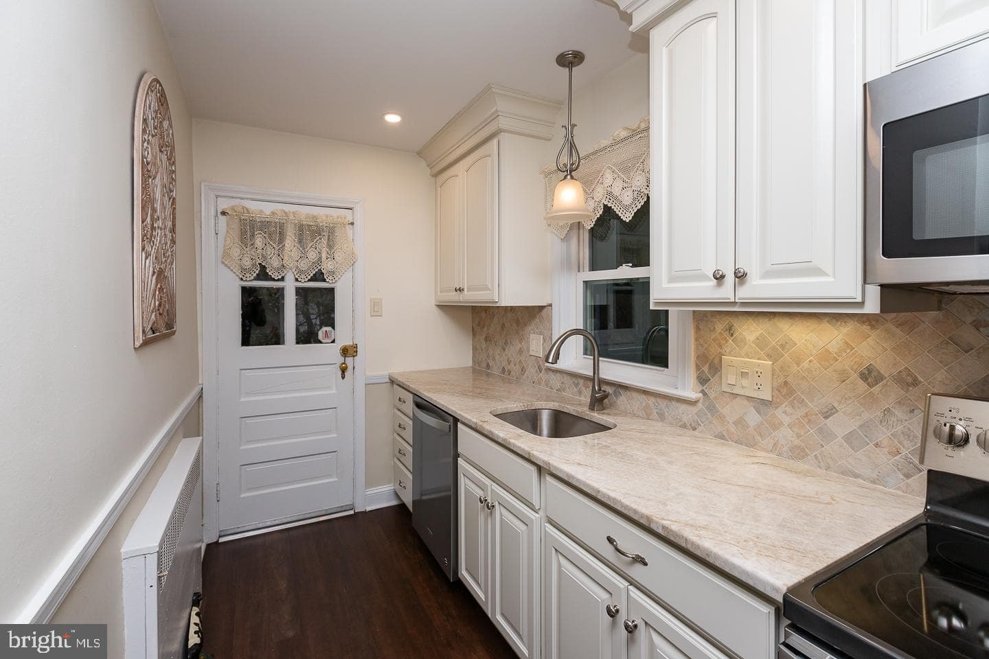 1556 Burmont Road photo 18
