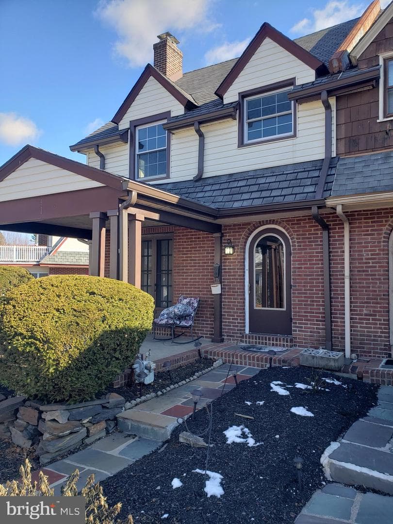 120 Walsh Road photo 1