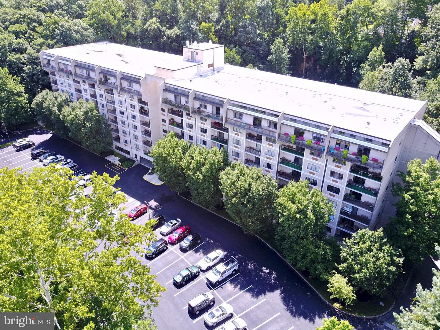 700 Avondale Road #3j photo 1