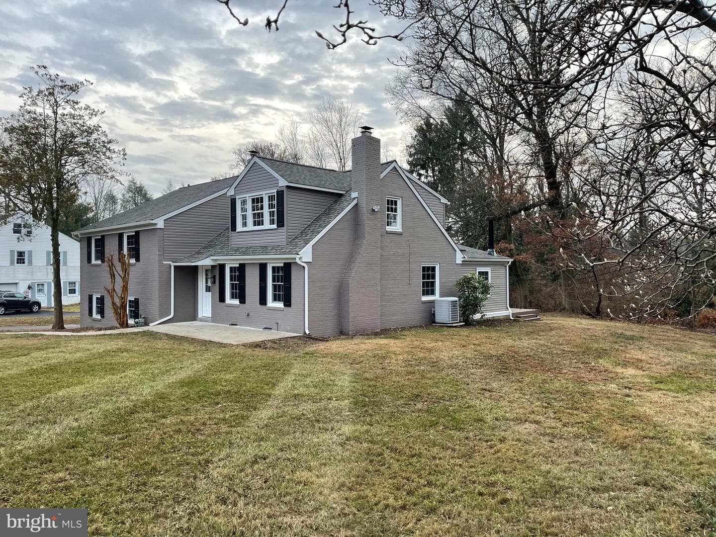 212 Grandview Road photo 2
