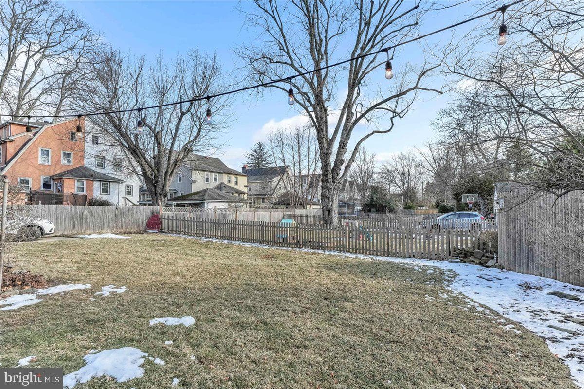 627 Ardmore Avenue photo 39