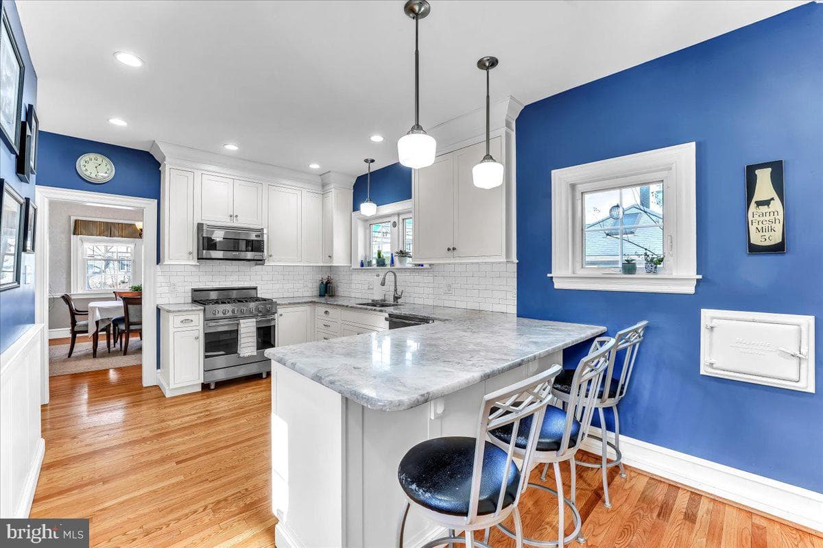 627 Ardmore Avenue photo 9