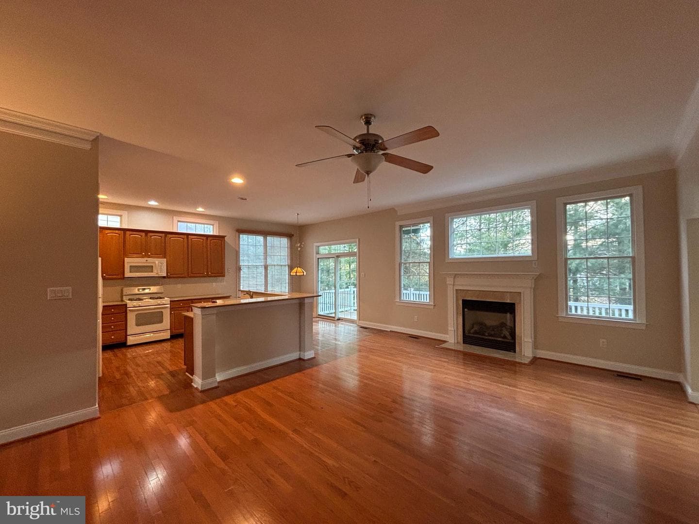 84 S Valentine Drive photo 4