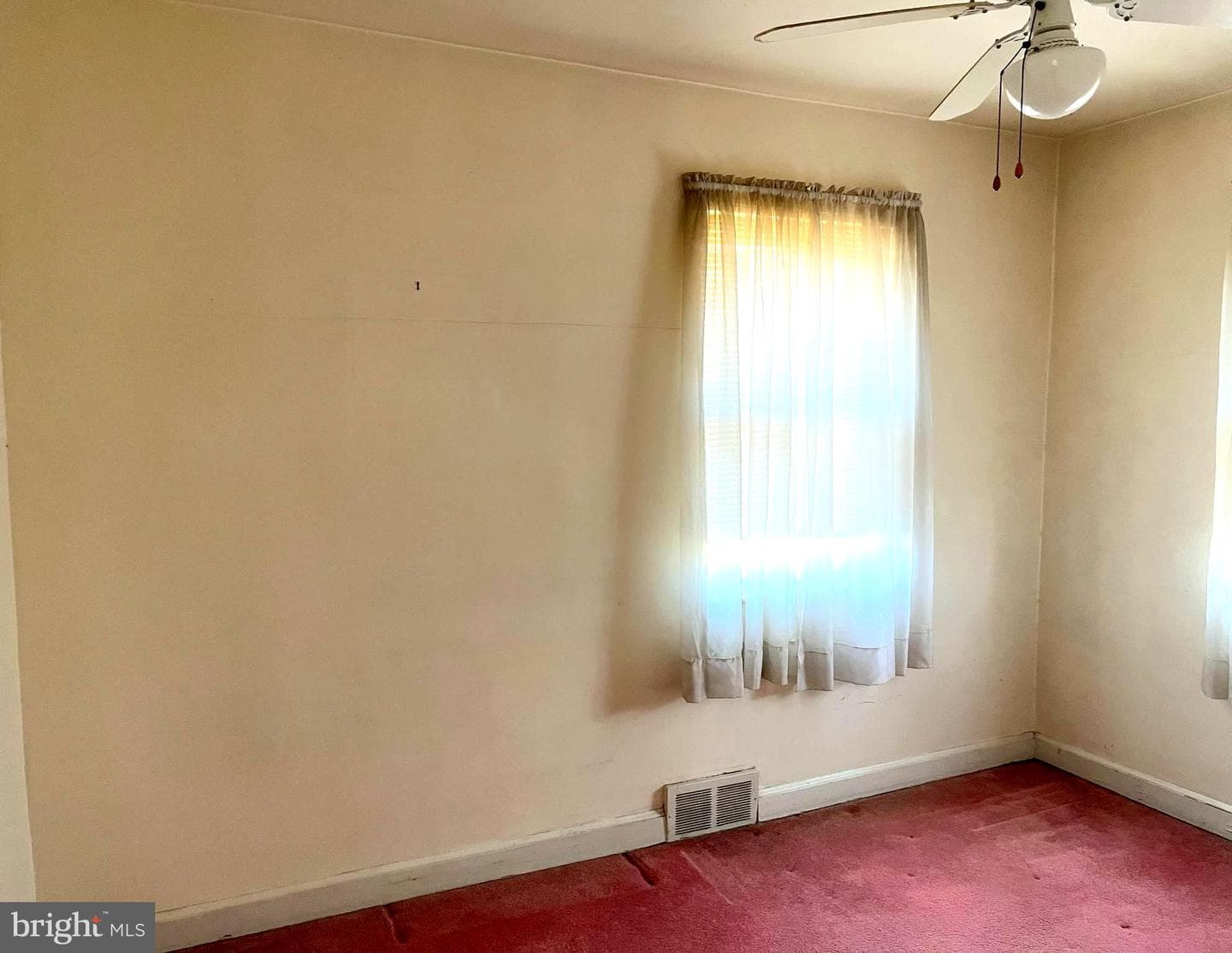 200 W Sylvan Avenue photo 22