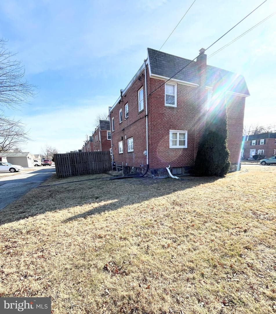 200 W Sylvan Avenue photo 33