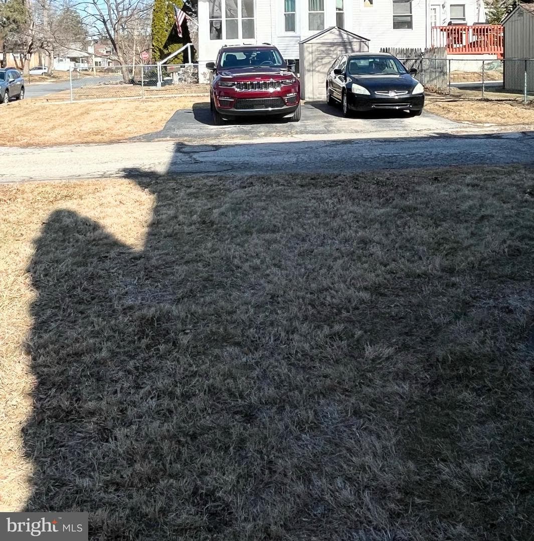 200 W Sylvan Avenue photo 34