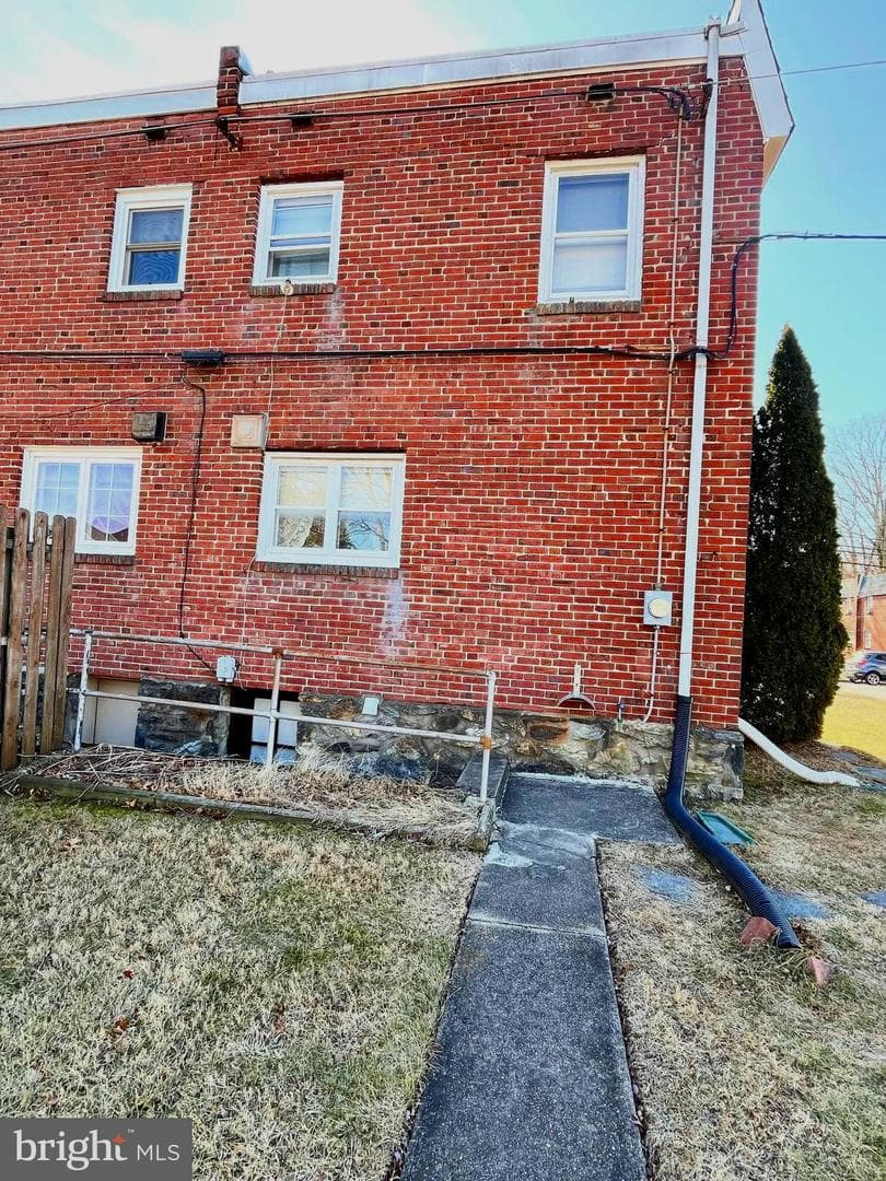 200 W Sylvan Avenue photo 37