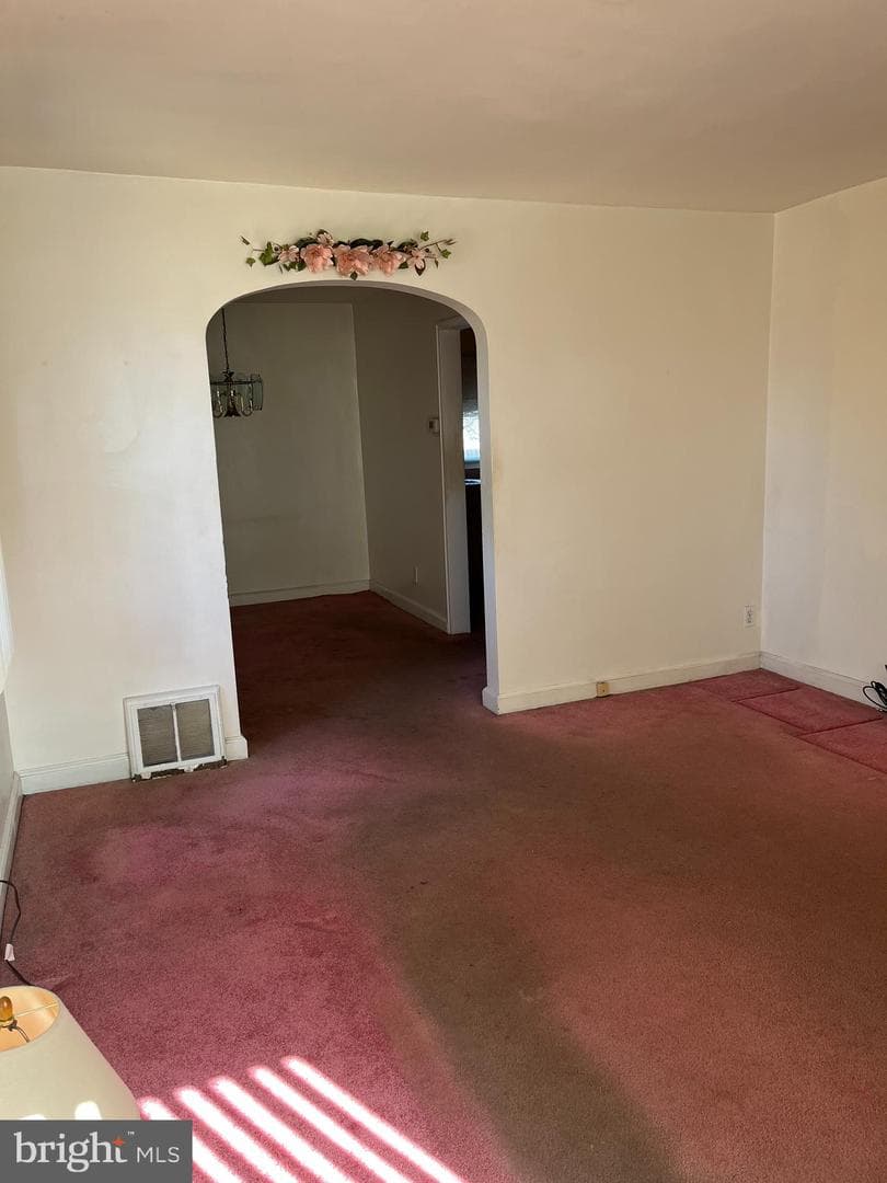 200 W Sylvan Avenue photo 4