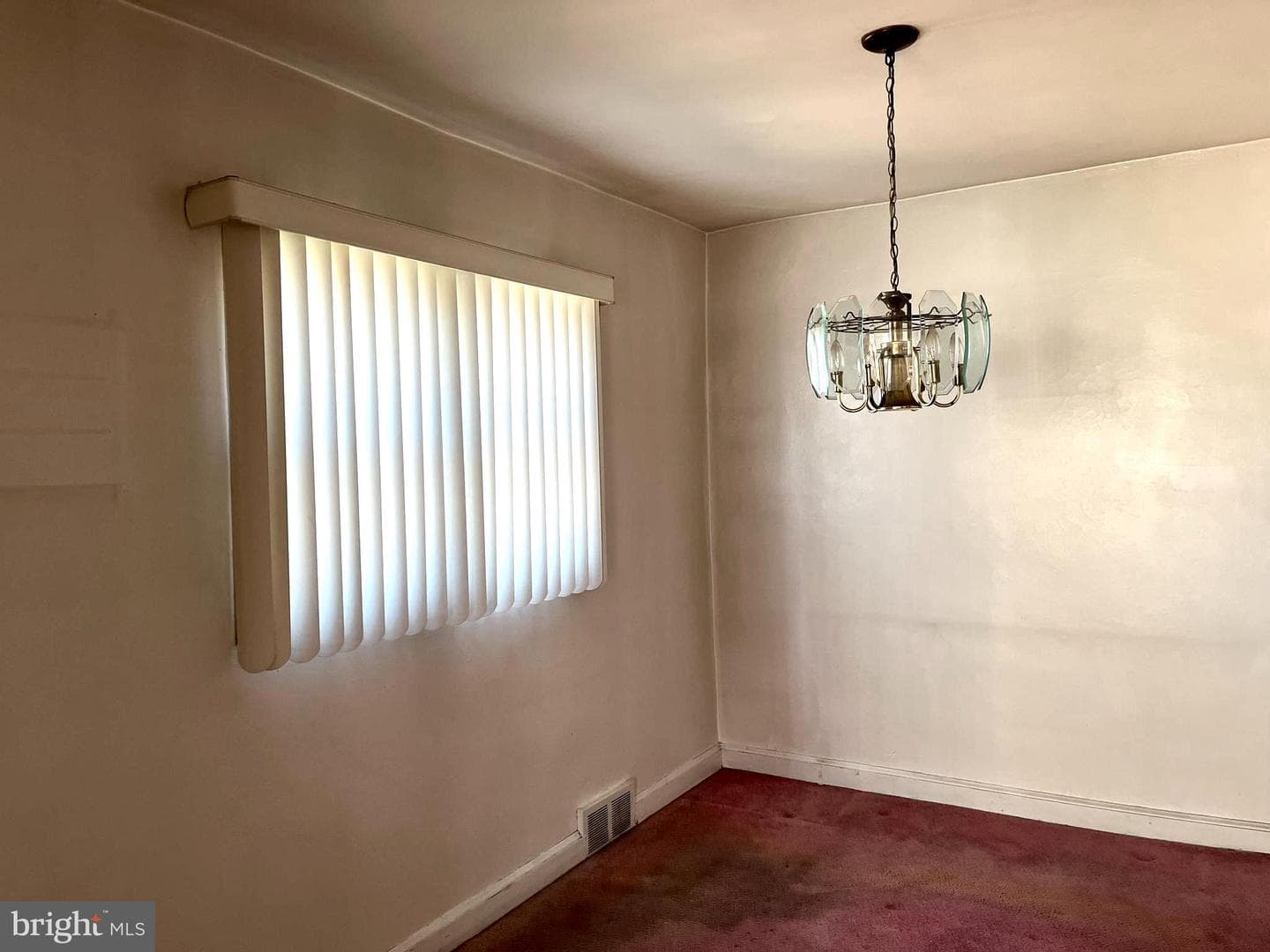 200 W Sylvan Avenue photo 6