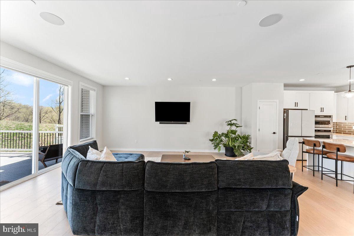 722 Switchman Road photo 12